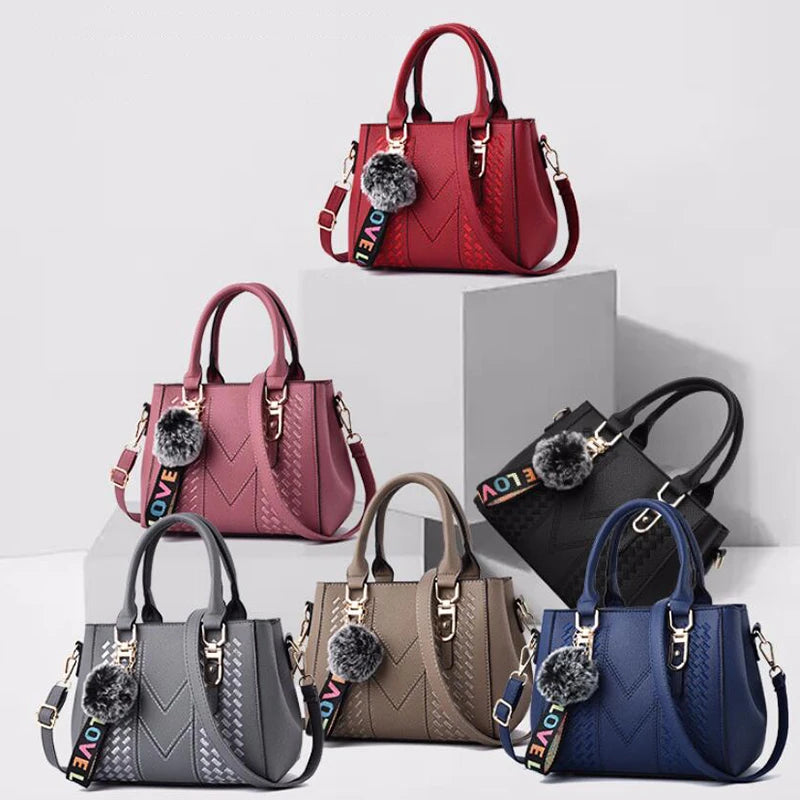 Bolsa de mão super fashion feita de couro, vários modelos.