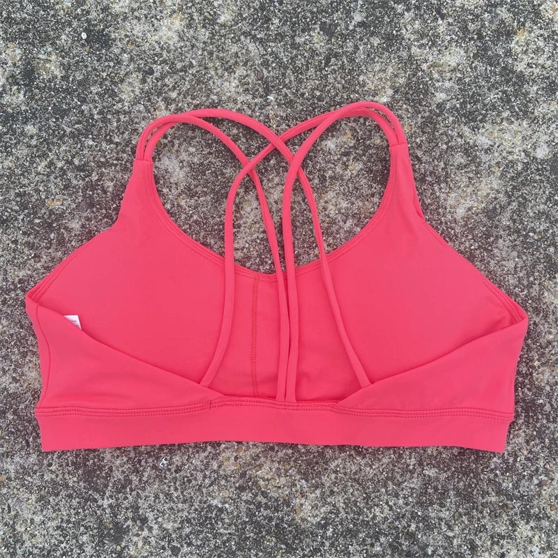 Sutiã fitness feminino de alta resistência, top esportivo com bojo.